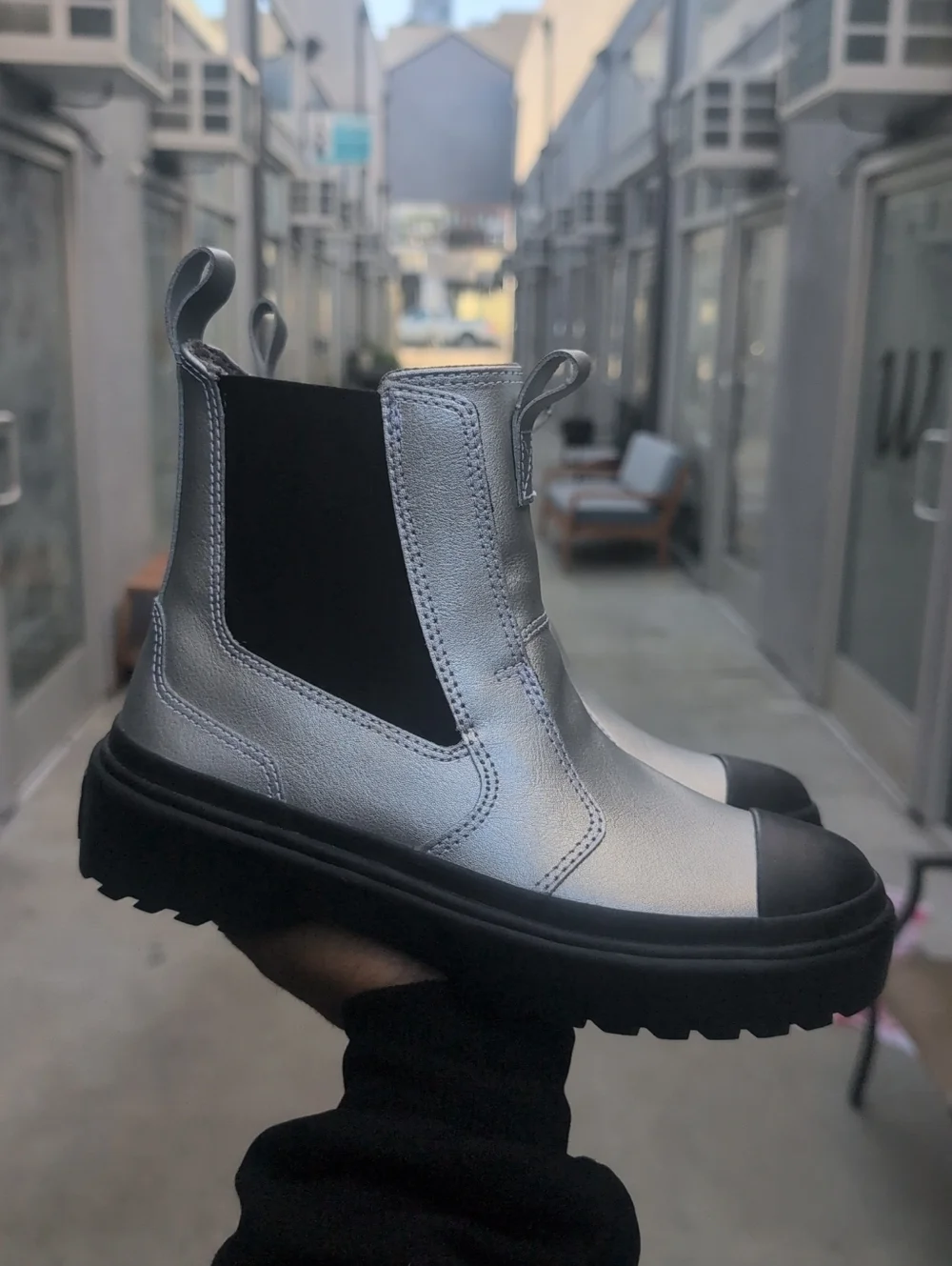 Kids Converse Metallic Silver Chelsea Boots with Black Trim Size 4 Big Girls